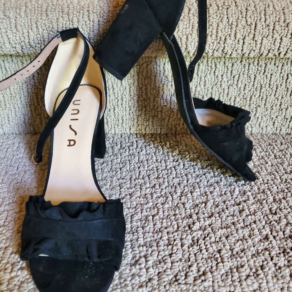 Shoes - Picture 2 of 3